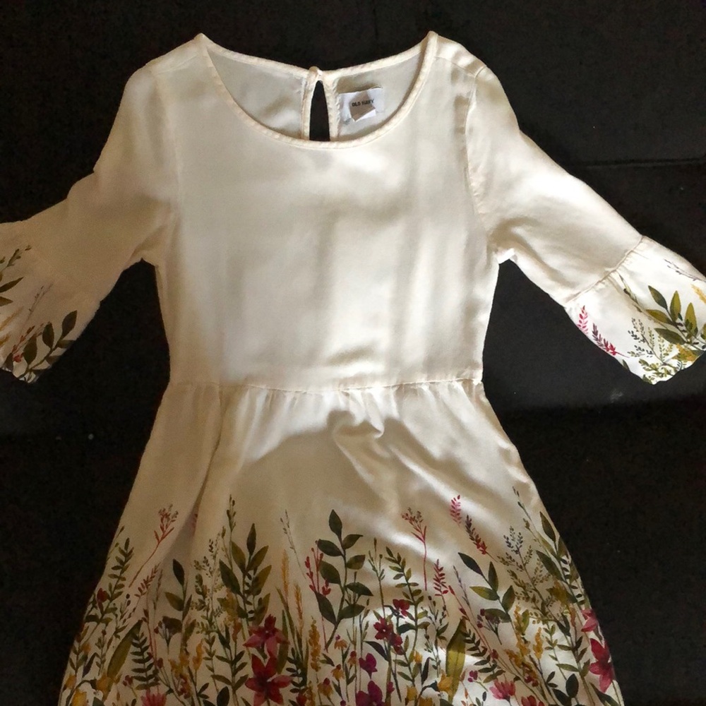 I’m selling a kids dress from old navy